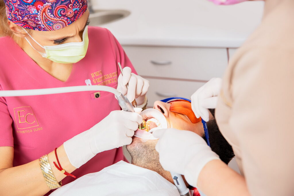 Nowoczesny gabinet stomatologiczny Głowno z fotelem dentystycznym