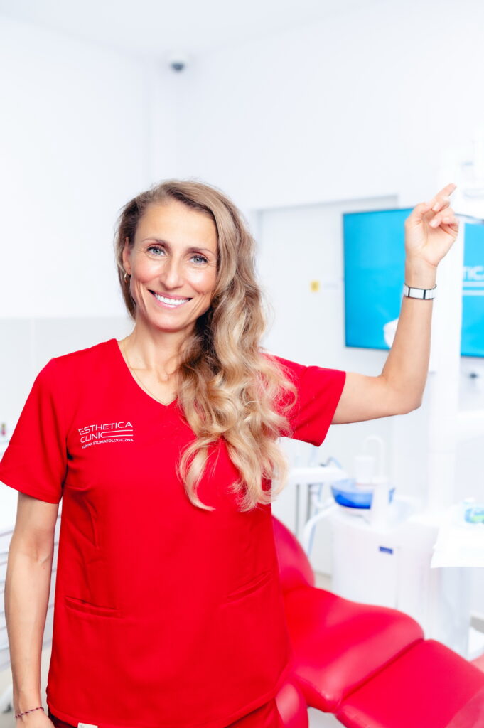 Leczenie kanałowe pod mikroskopem - 2025.05.15 estetica clinic rawa mazowiecka